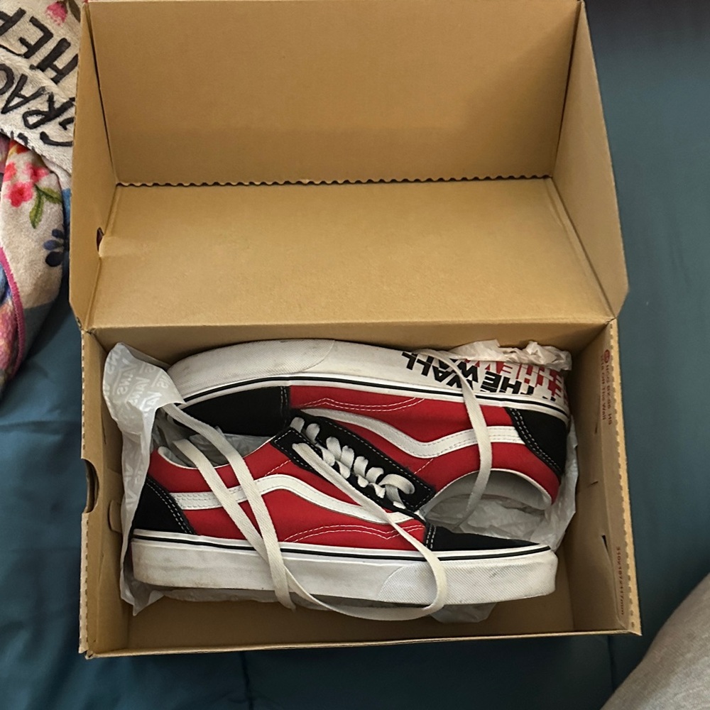 Vans Kids Sneakers in Red and Black